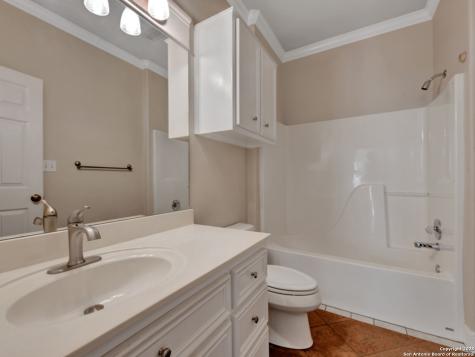 1210 Whispering Woods New Braunfels TX 78132