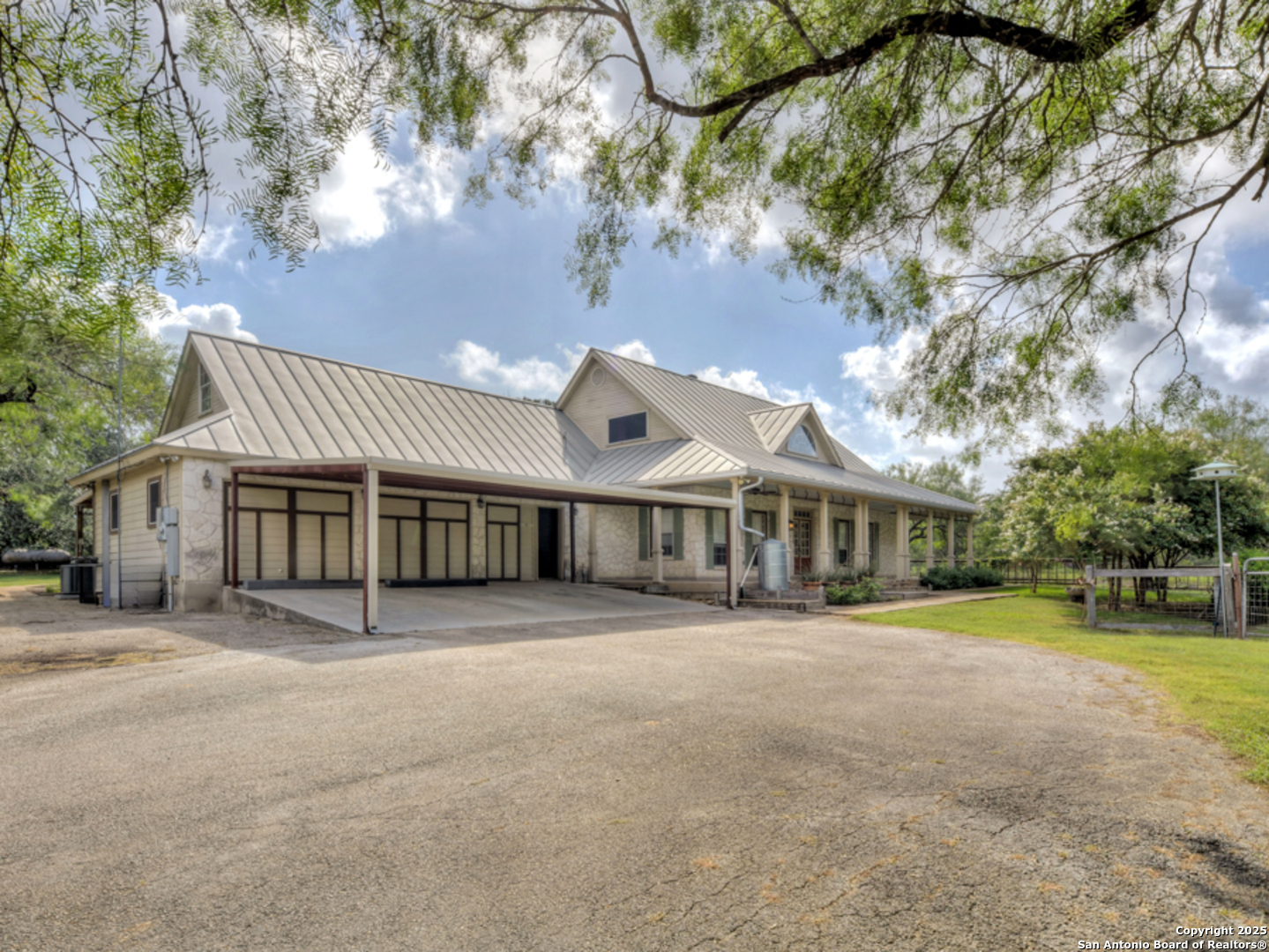 1210 Whispering Woods New Braunfels TX 78132