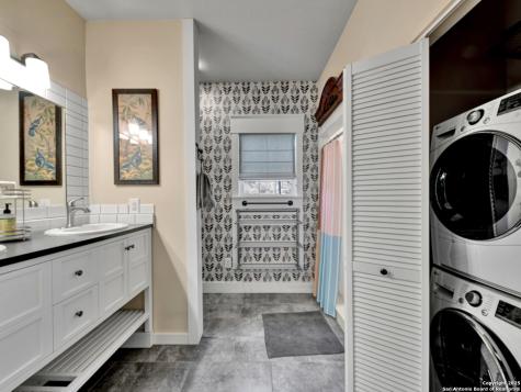 1210 Whispering Woods New Braunfels TX 78132