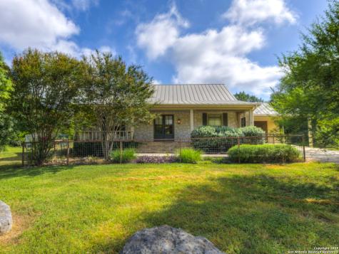 1210 Whispering Woods New Braunfels TX 78132