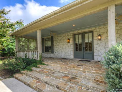 1210 Whispering Woods New Braunfels TX 78132