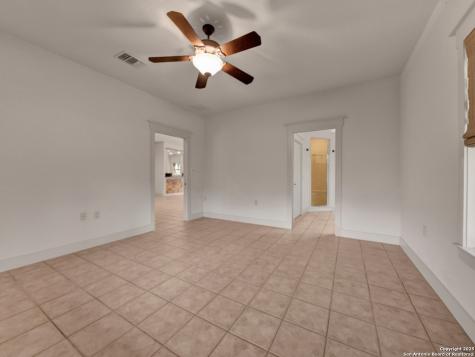 1210 Whispering Woods New Braunfels TX 78132