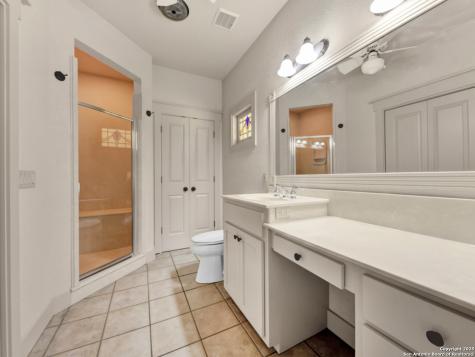 1210 Whispering Woods New Braunfels TX 78132