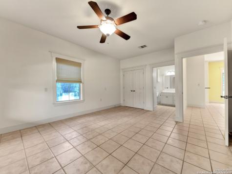 1210 Whispering Woods New Braunfels TX 78132