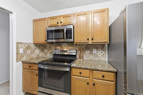 5914 Freemans Farm San Antonio TX 78233