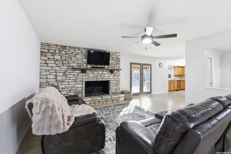5914 Freemans Farm San Antonio TX 78233