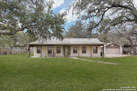 813 Killarney Road Floresville TX 78114