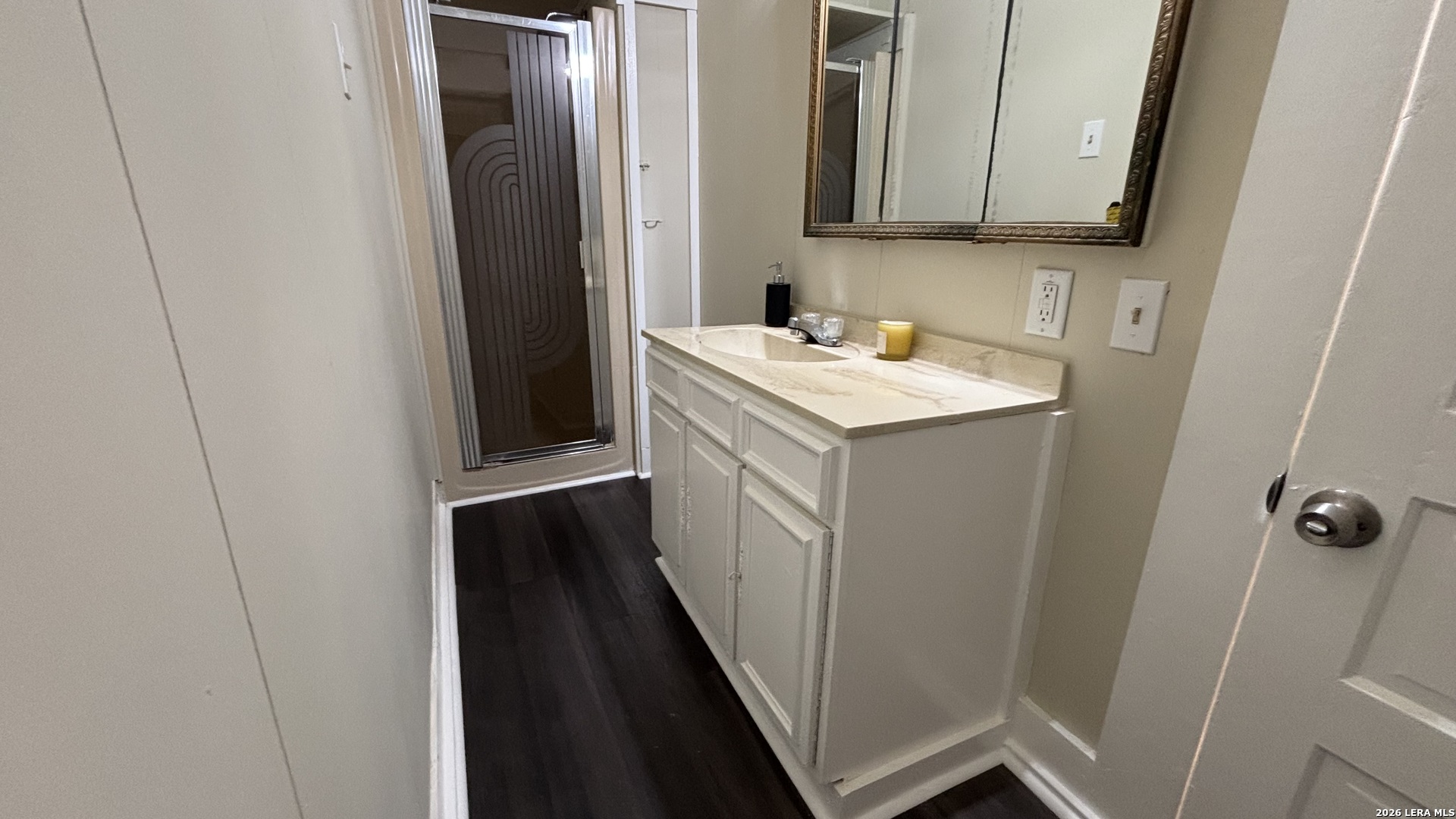 227 E College Street Seguin TX 78155