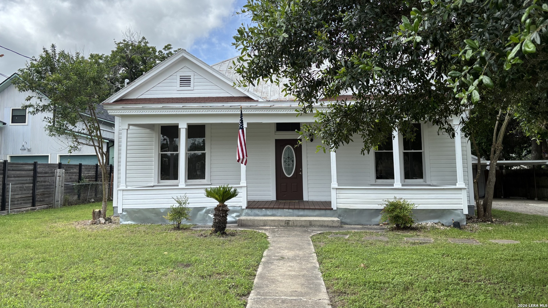 227 E College Street Seguin TX 78155
