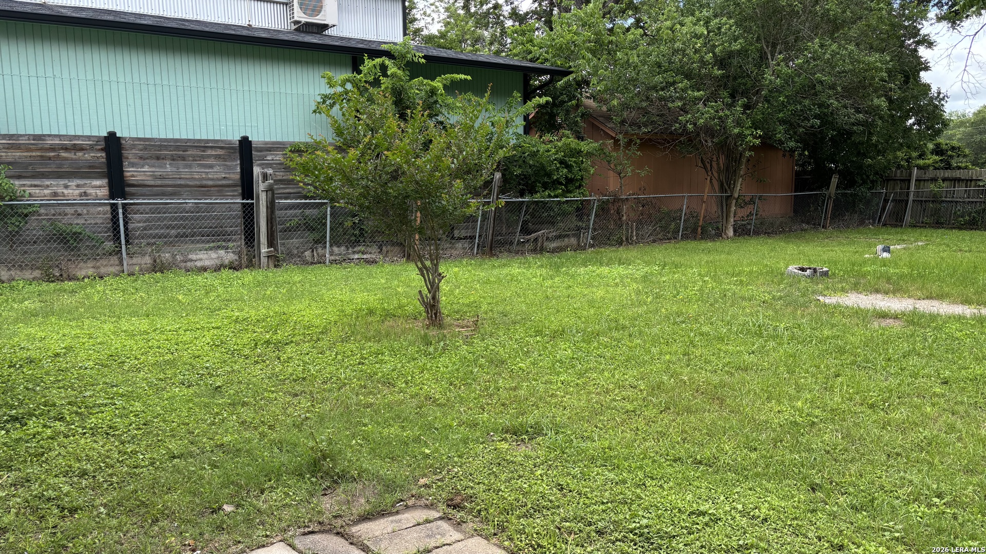 227 E College Street Seguin TX 78155