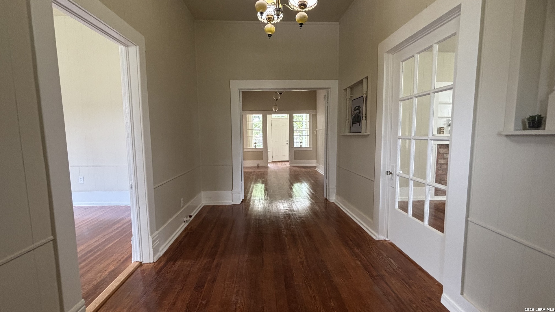 227 E College Street Seguin TX 78155