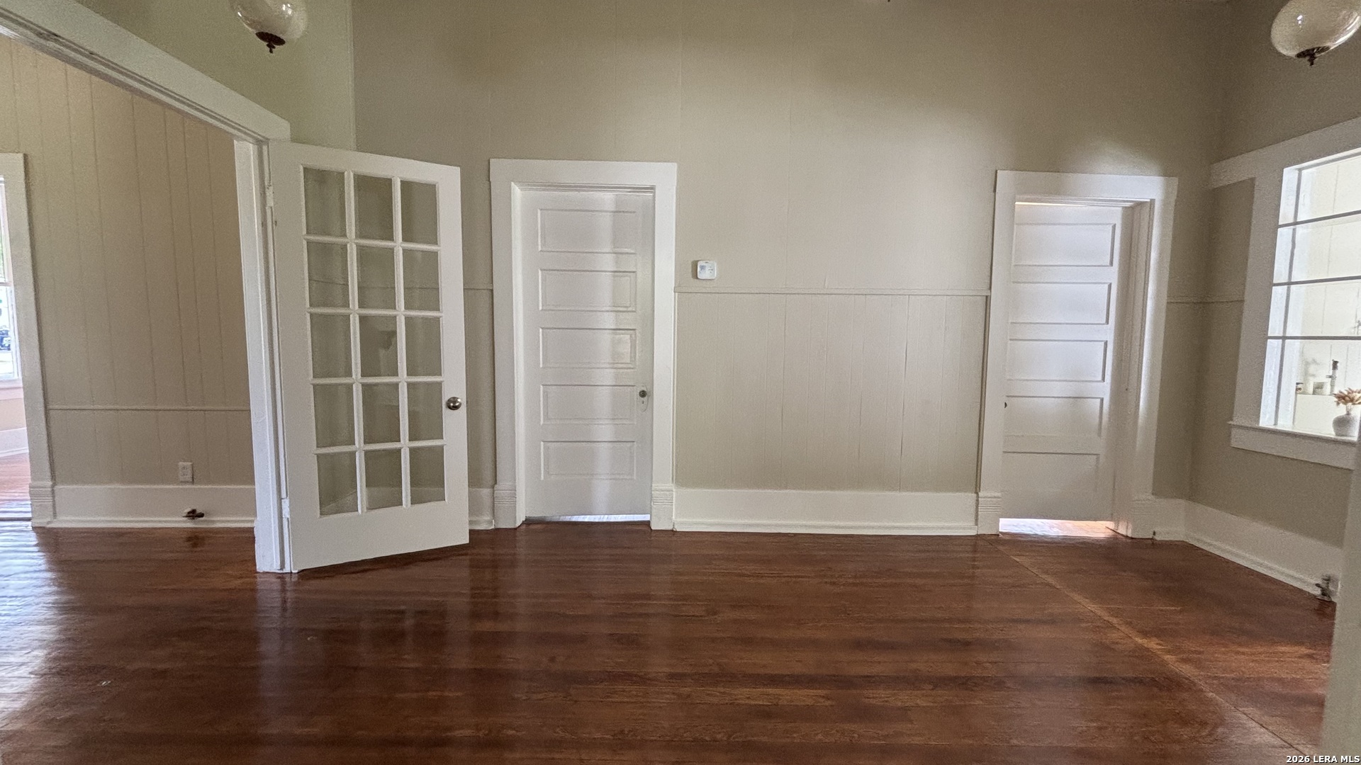 227 E College Street Seguin TX 78155
