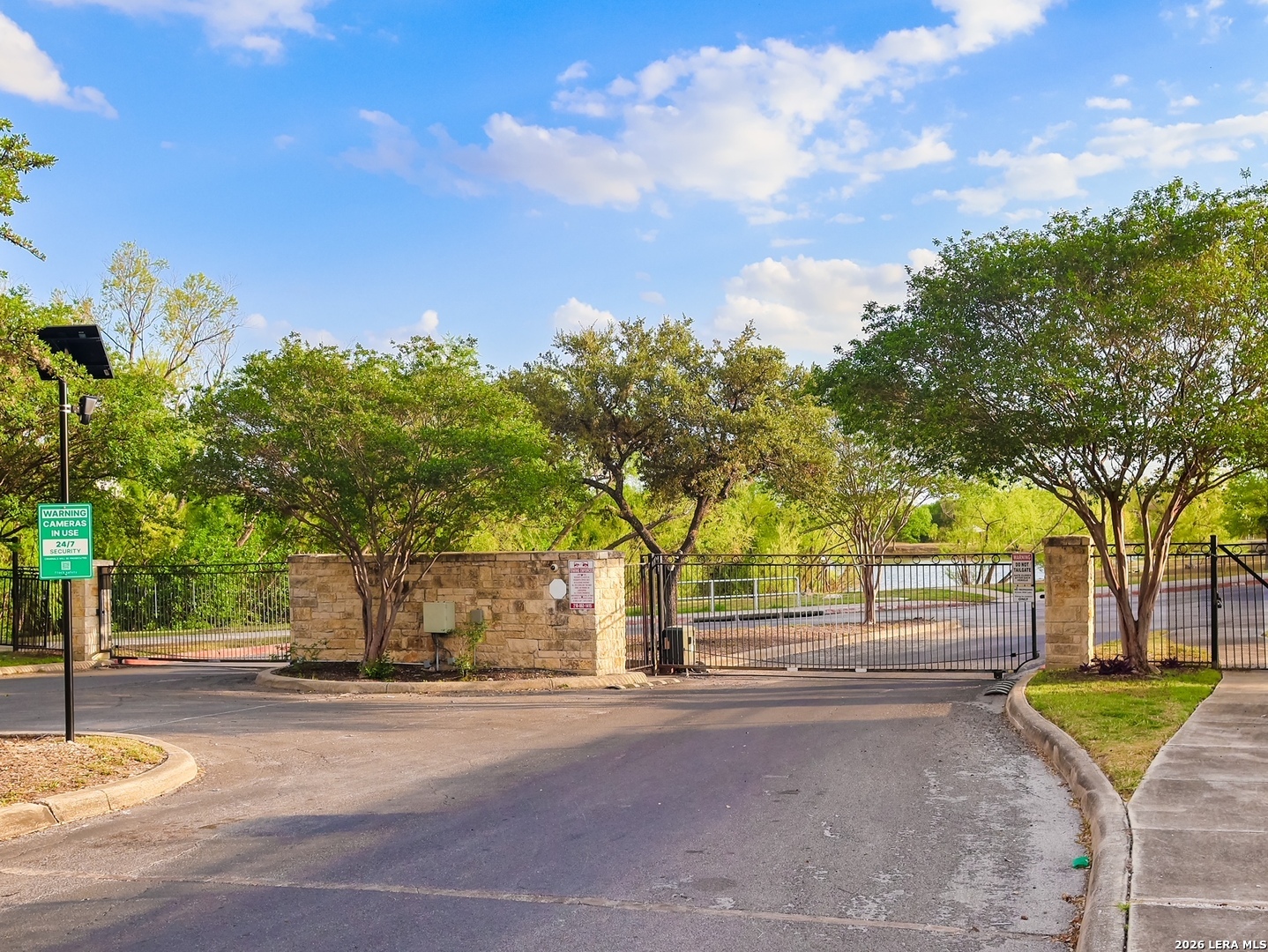 1338 Big Lake San Antonio TX 78245