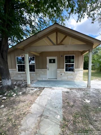 710 Fifth Street Natalia TX 78059
