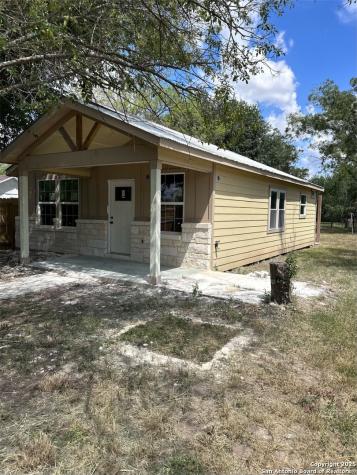 710 Fifth Street Natalia TX 78059