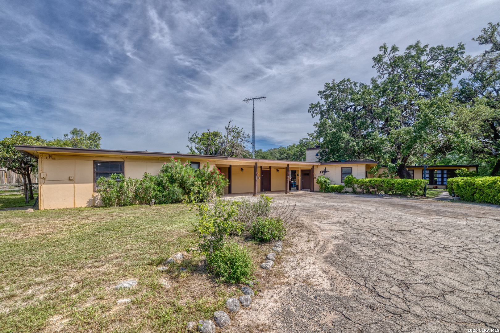 19967 Tx- 127 Concan TX 78881