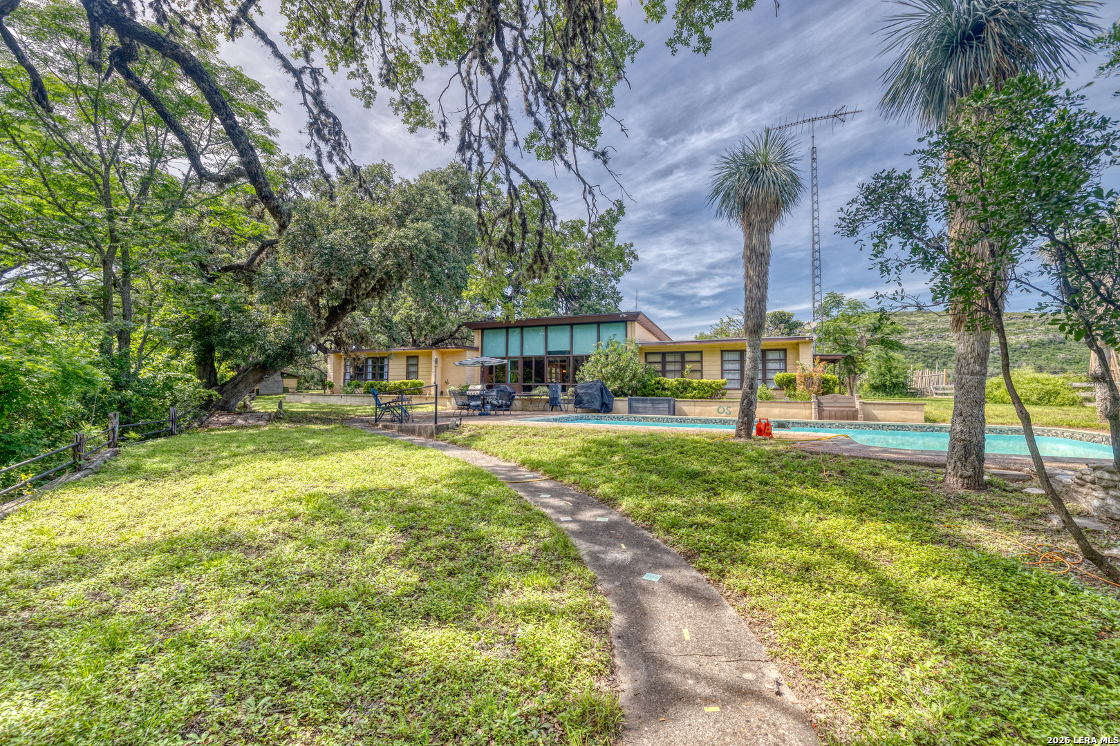 19967 Tx- 127 Concan TX 78881