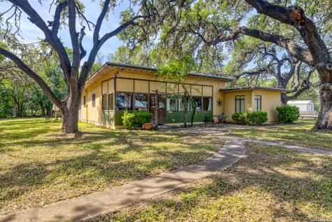 19967 Tx- 127 Concan TX 78881