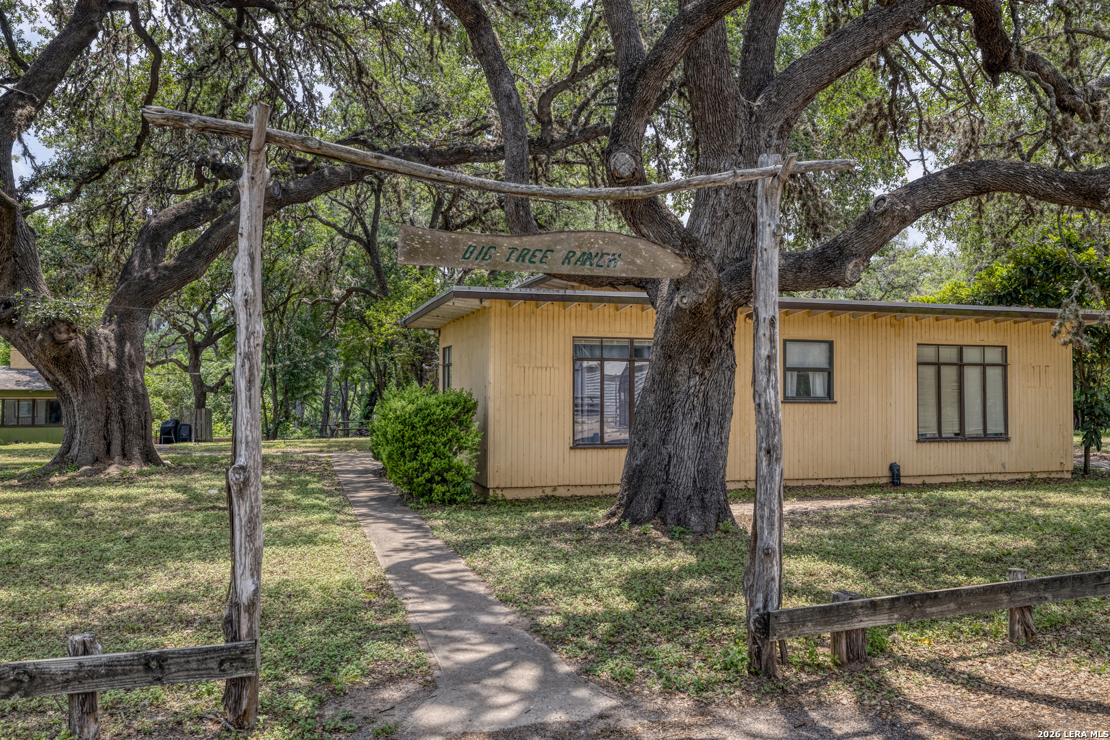 19967 Tx- 127 Concan TX 78881