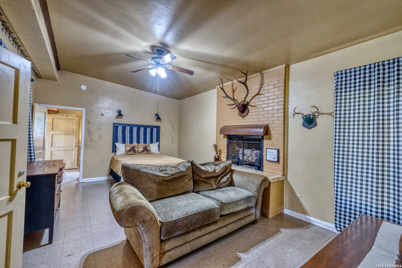 19967 Tx- 127 Concan TX 78881