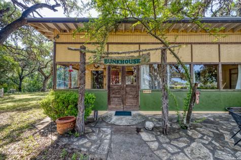 19967 Tx- 127 Concan TX 78881
