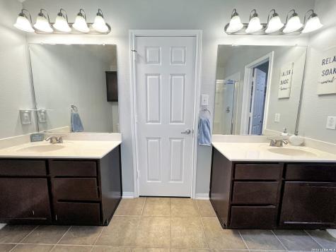 9242 Mare Country San Antonio TX 78254