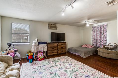 301 E County Road 678 Natalia TX 78059