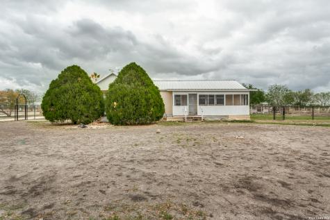301 E County Road 678 Natalia TX 78059
