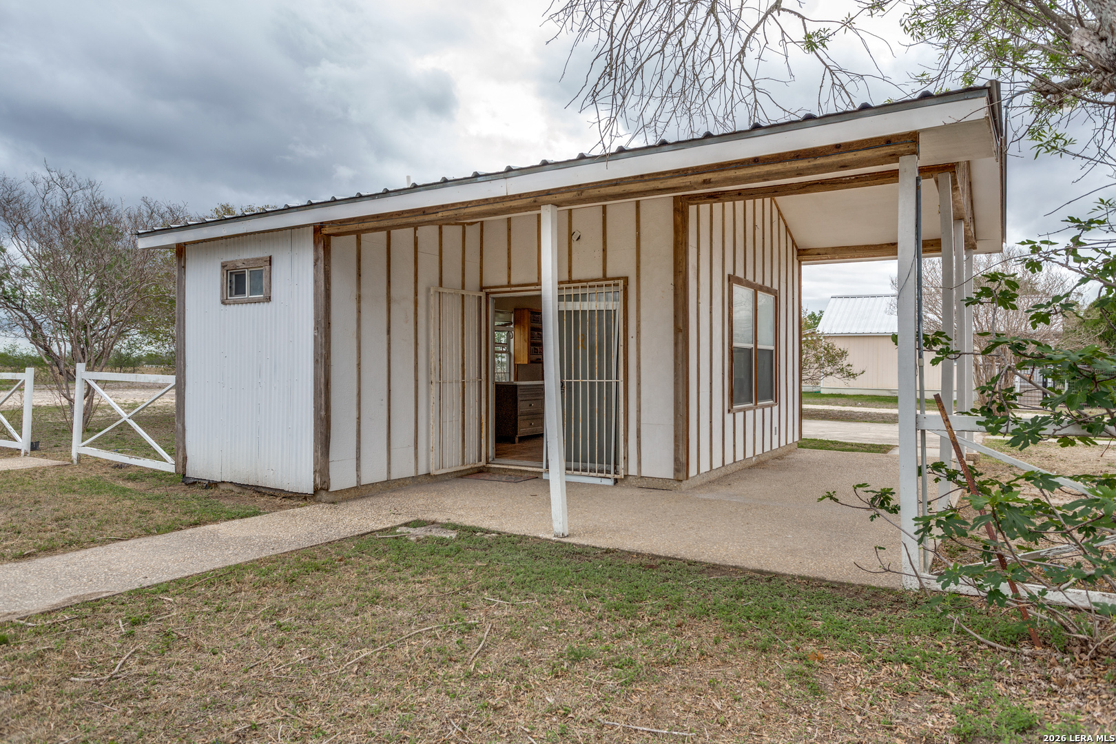 301 E County Road 678 Natalia TX 78059