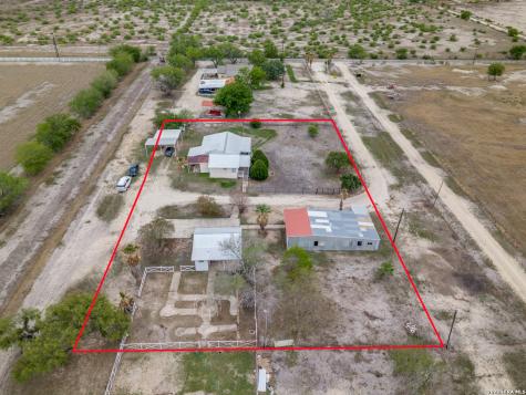 301 E County Road 678 Natalia TX 78059