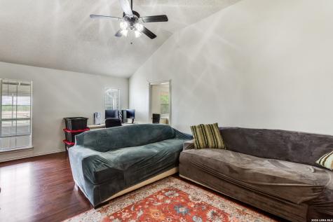 301 E County Road 678 Natalia TX 78059