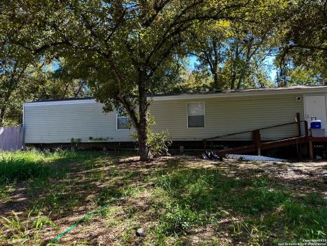 3911 Anaqua Drive Elmendorf TX 78112