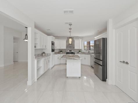 1147 Quail Hollow Laredo TX 78045