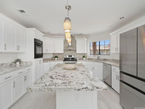 1147 Quail Hollow Laredo TX 78045