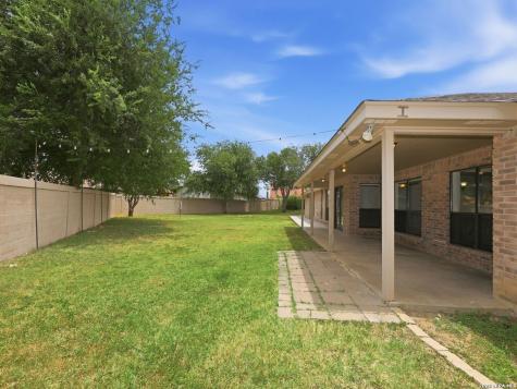 1147 Quail Hollow Laredo TX 78045