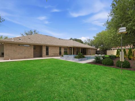 1147 Quail Hollow Laredo TX 78045