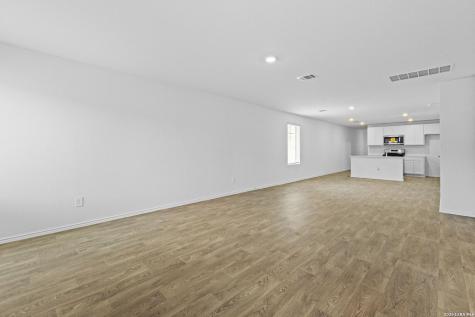 16064 Mahogany Way Elmendorf TX 78112