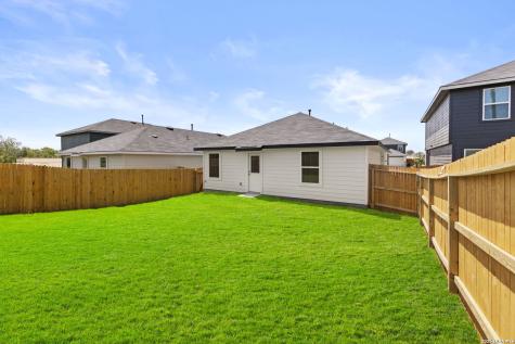 16064 Mahogany Way Elmendorf TX 78112