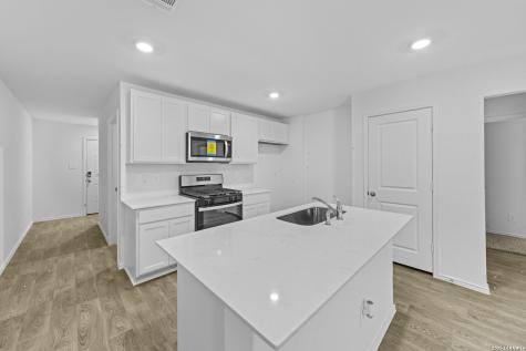 16064 Mahogany Way Elmendorf TX 78112
