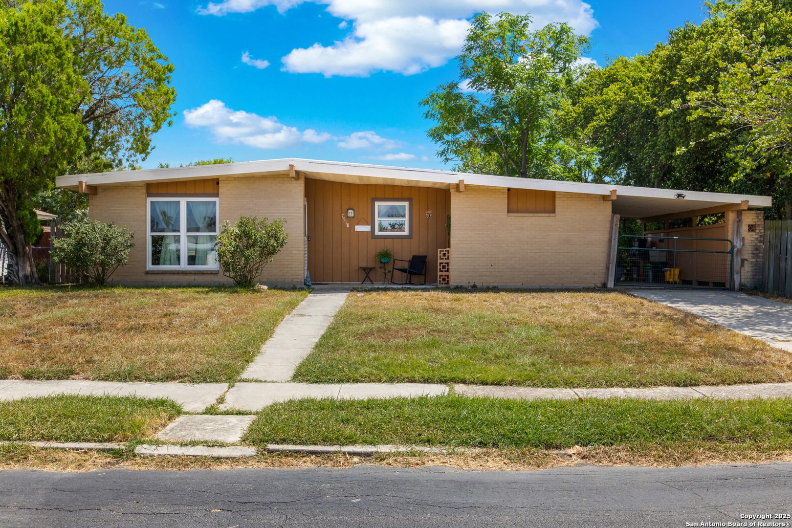7518 Buckskin San Antonio TX 78227