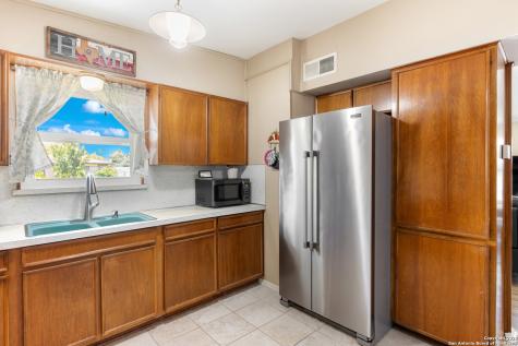 7518 Buckskin San Antonio TX 78227