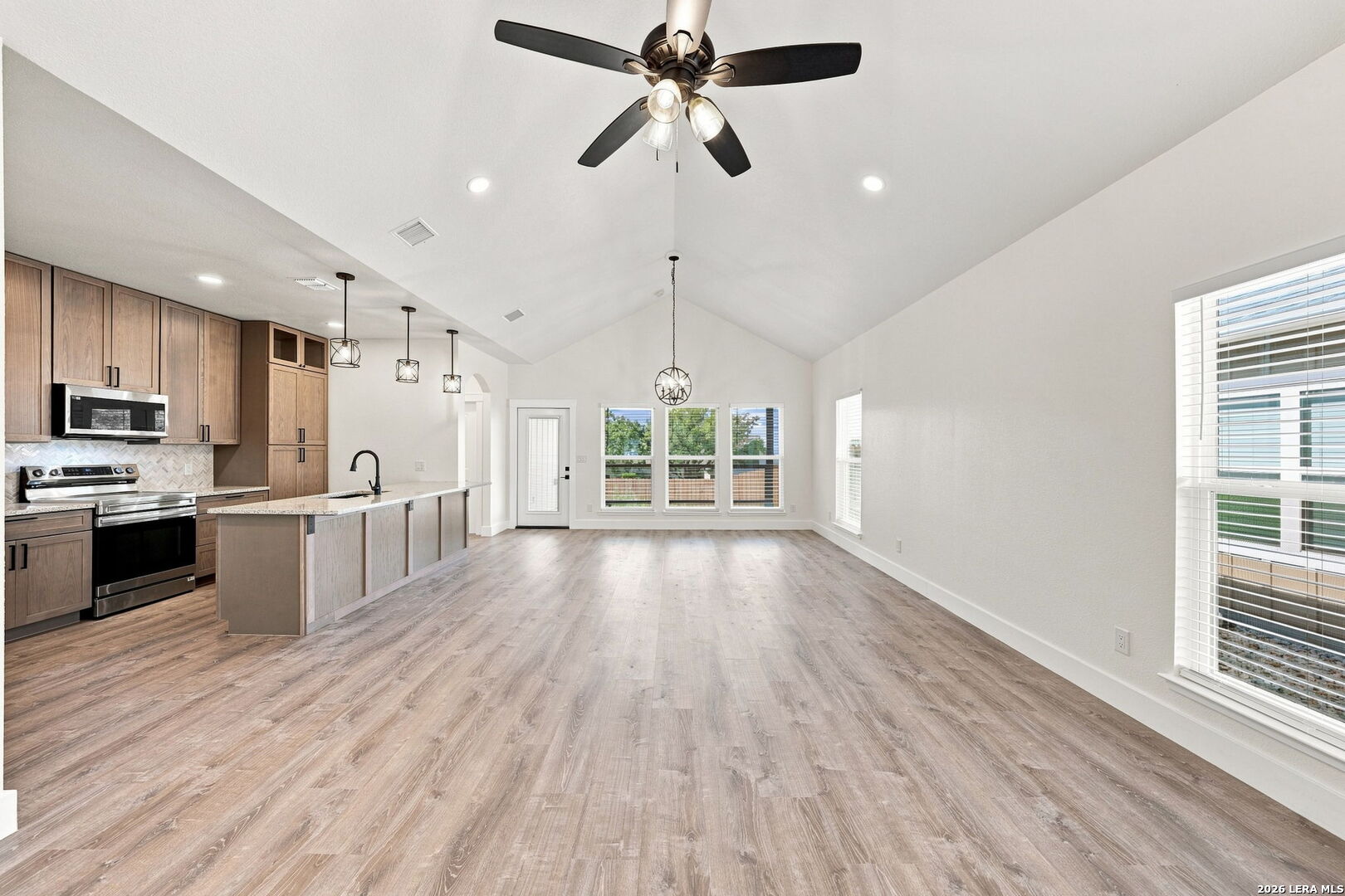 1012 Creswell Lane Kerrville TX 78028