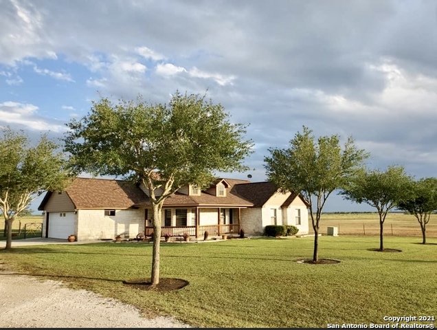 2251 County Road 221 Floresville TX 78114