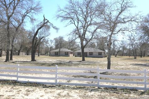 114 Palo Verde Floresville TX 78114