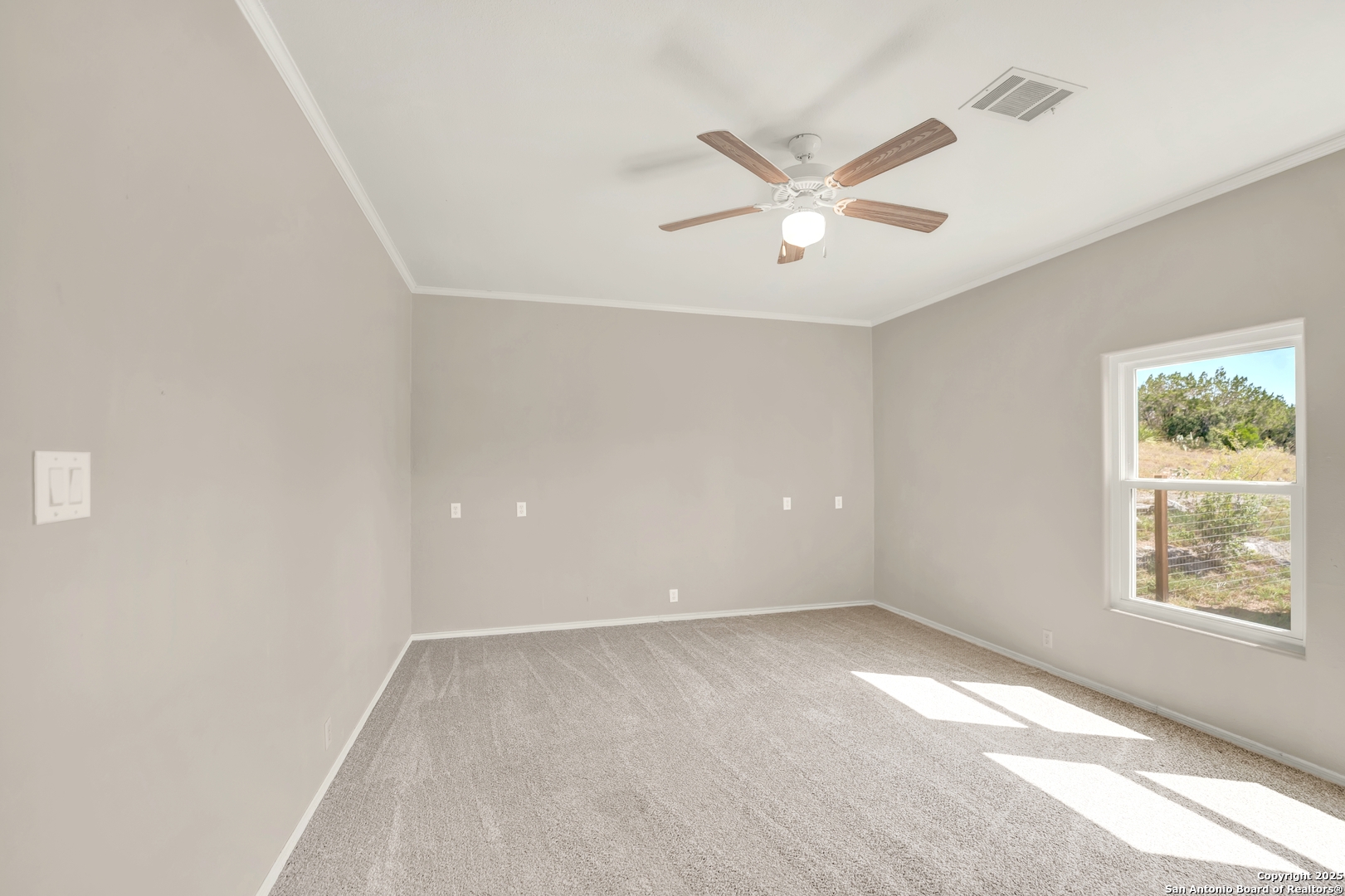 683 County Road 242 Hondo TX 78861