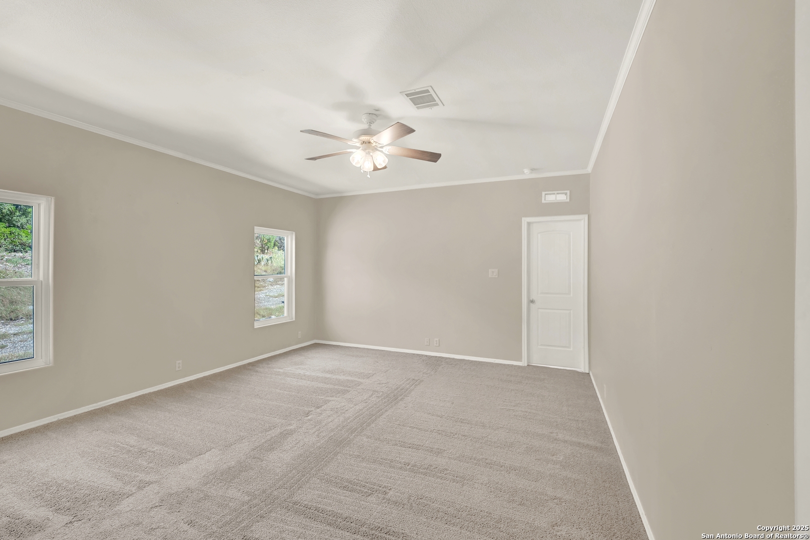 683 County Road 242 Hondo TX 78861