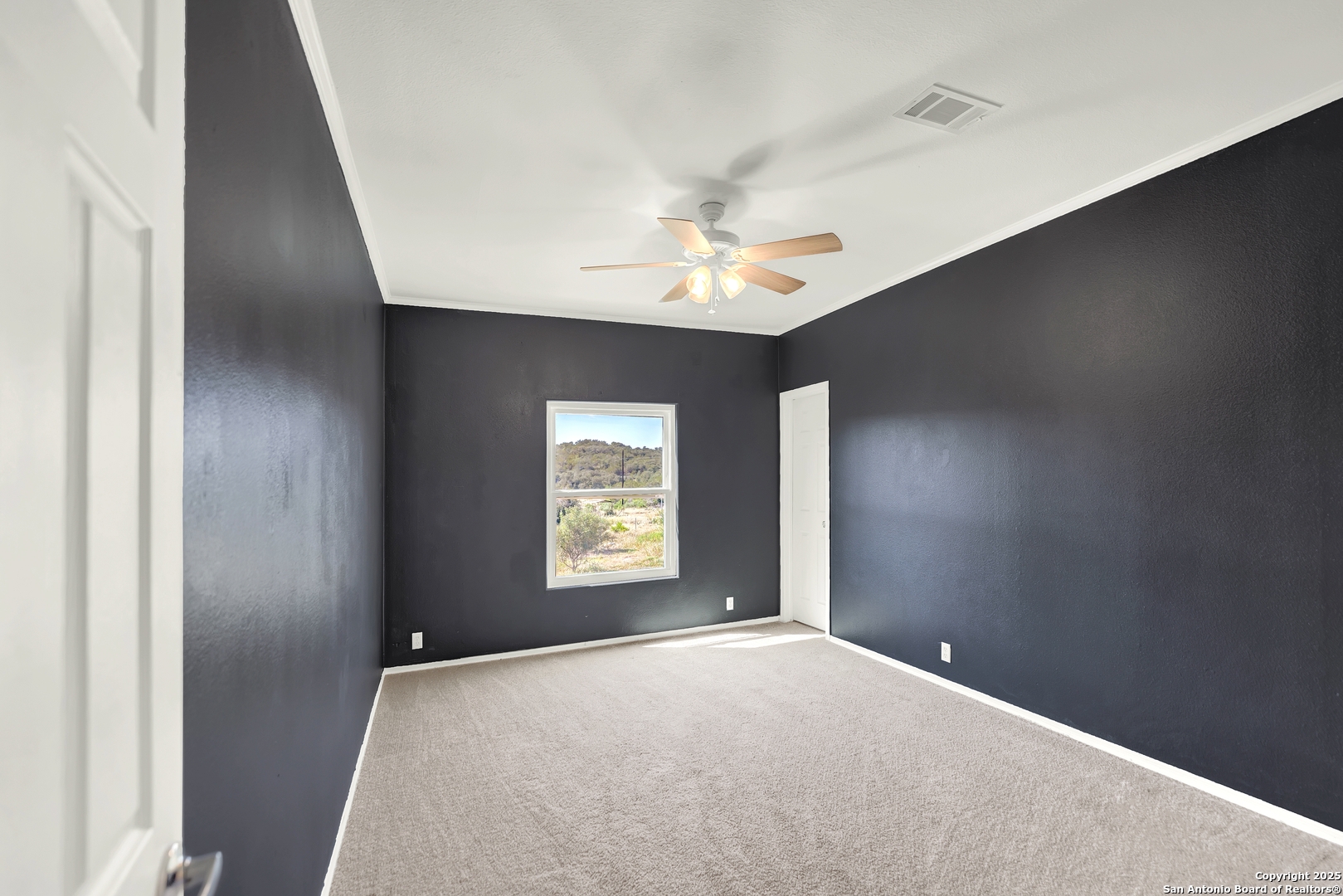 683 County Road 242 Hondo TX 78861