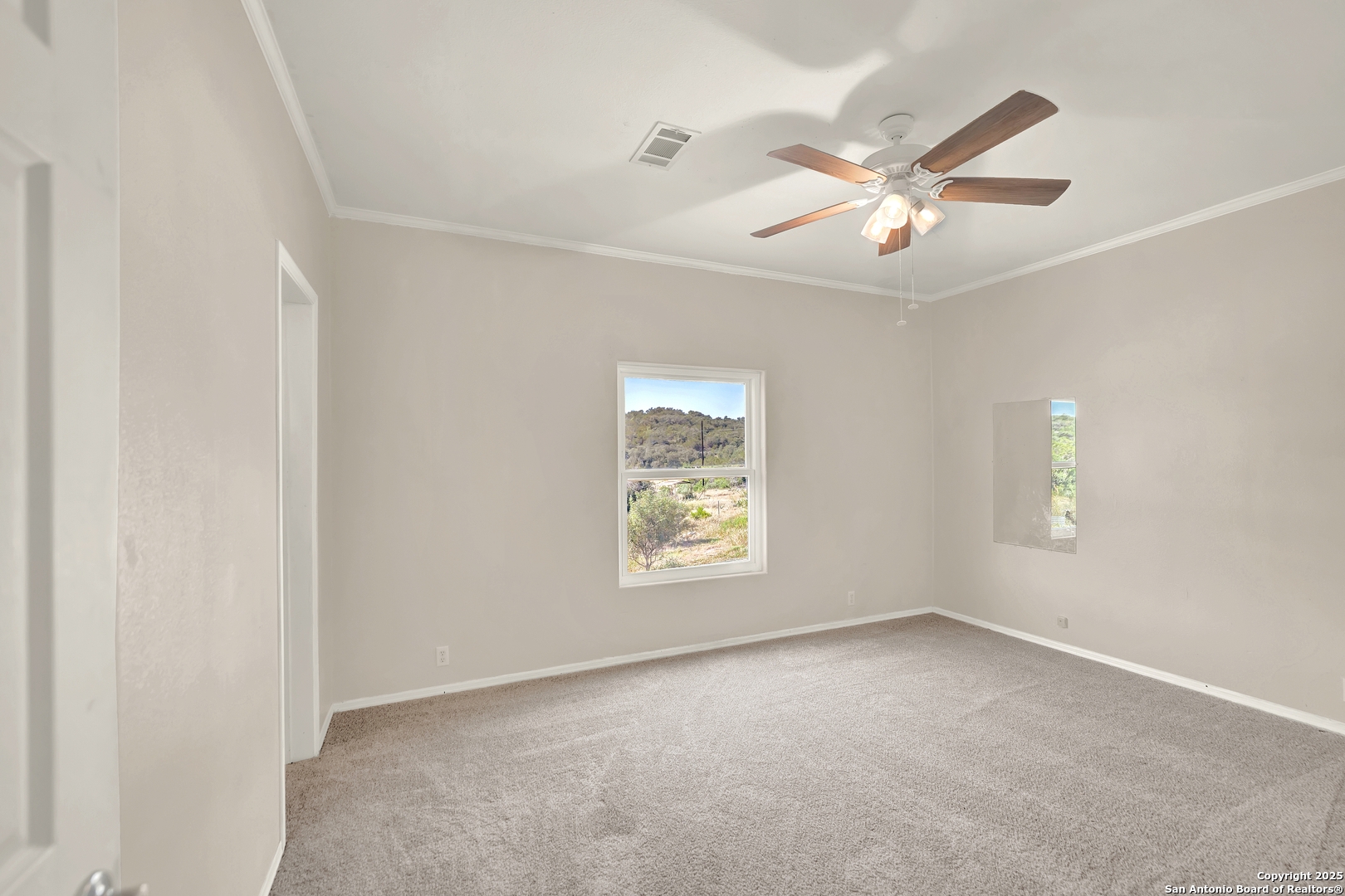 683 County Road 242 Hondo TX 78861