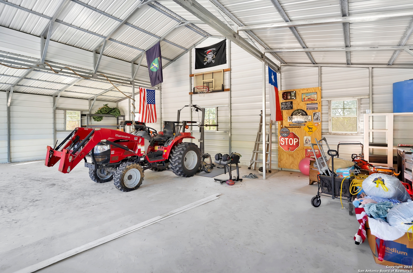 683 County Road 242 Hondo TX 78861