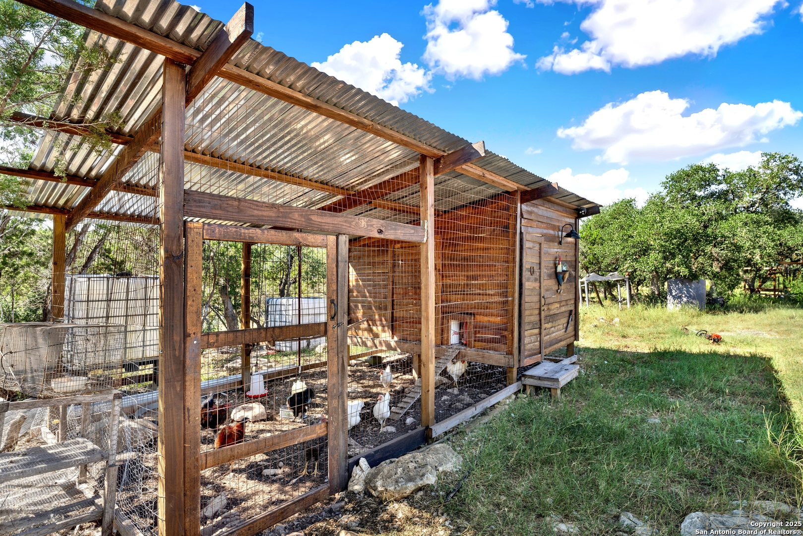 683 County Road 242 Hondo TX 78861